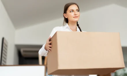 Definitieve gids voor een soepele verhuizing: Van noodgevallen tot huurhuizen